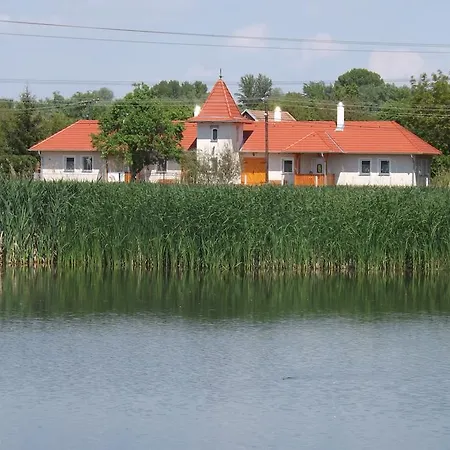 Nagybajcsi Koertefa Vendeghaz