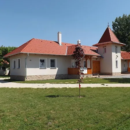 Nagybajcsi Koertefa Vendeghaz Nagybajcs
